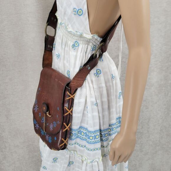 Vintage Hand Tooled & Painted Flowers Leather Hippie Woodstock Purse 70s - Picture 3 of 16